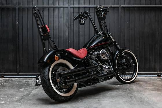 HARLEY-DAVIDSON SOFTAIL BLACKLINE 